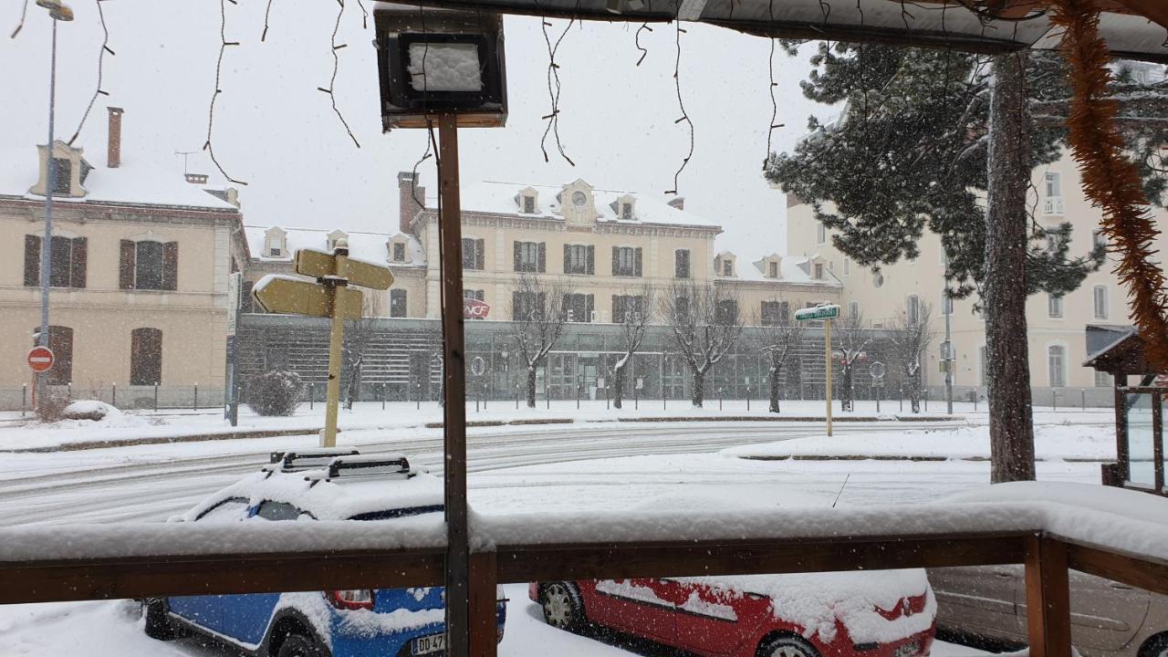 Briançon Hotel De La Gare מראה חיצוני תמונה