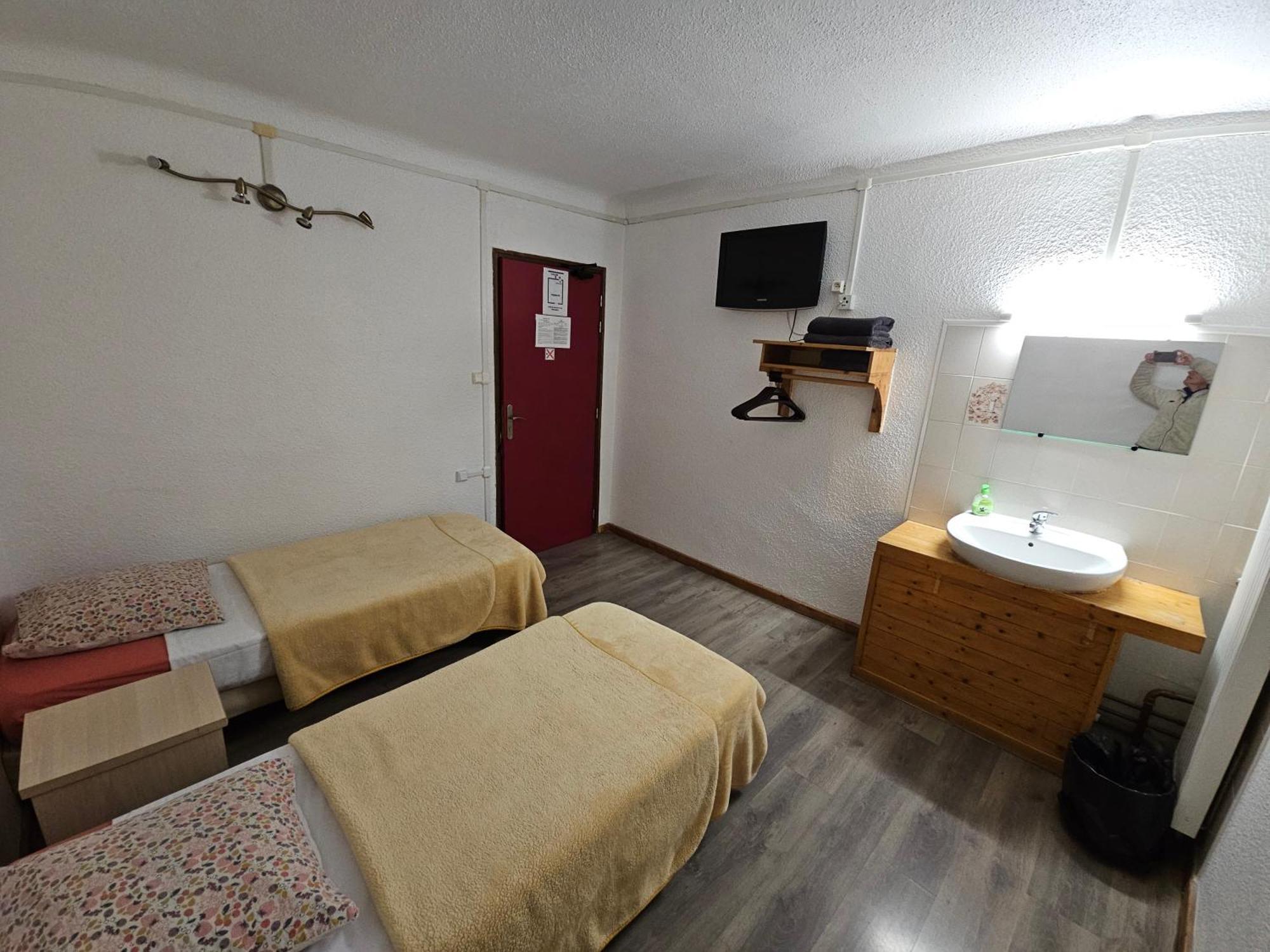 Briançon Hotel De La Gare מראה חיצוני תמונה