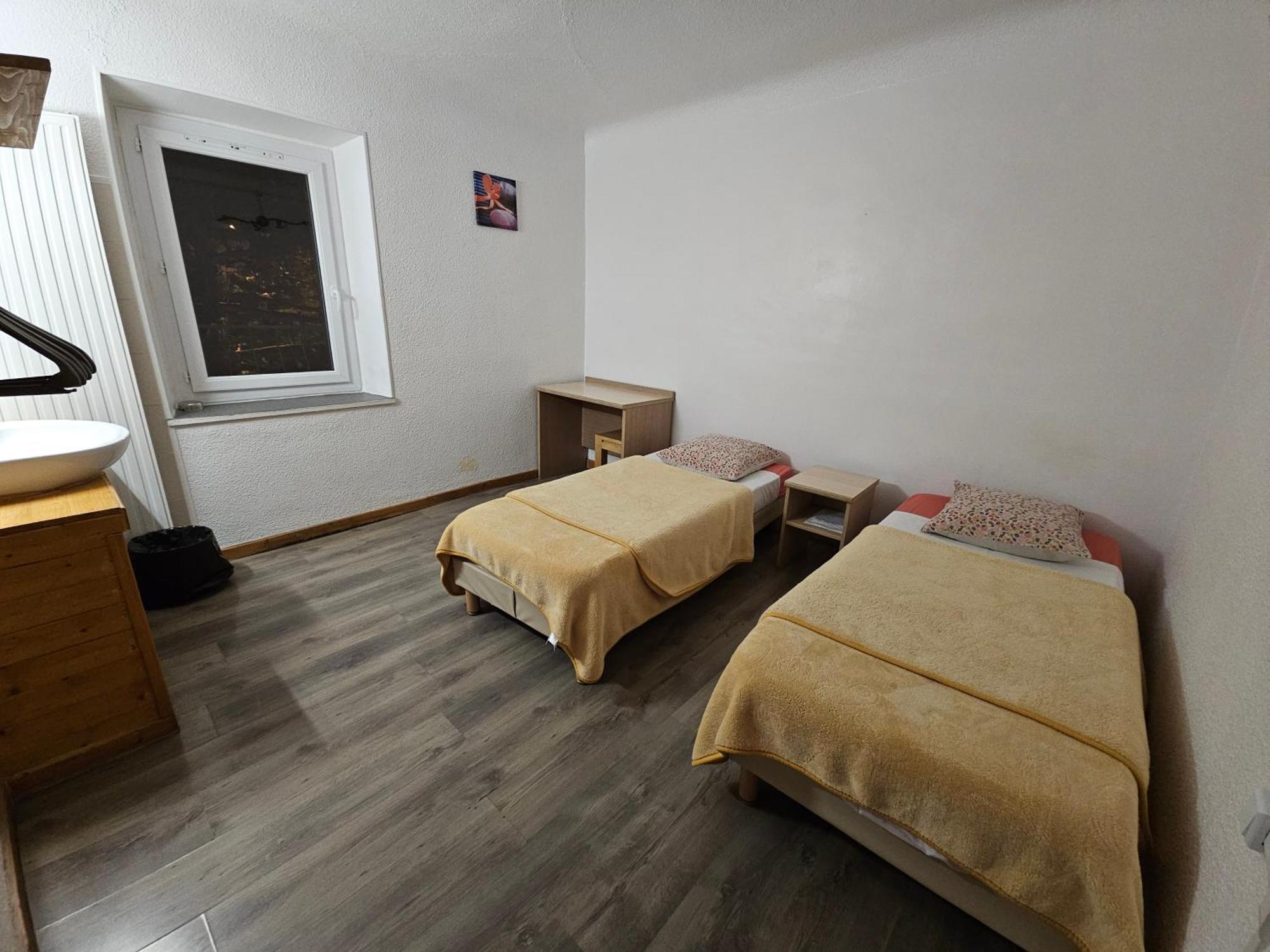 Briançon Hotel De La Gare מראה חיצוני תמונה